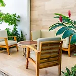 Big Studio At Kaab By The Beach With Roof Top Pool, Sauna And Jacuzzi Near Paseo Del Carmen Mall