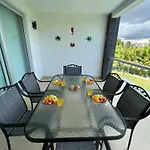Paradise Villa. Amazing Ocean View Apartment.