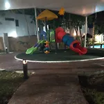 Casa En Privada Con Alberca, Excelente Para Vacaciones Y Descanso