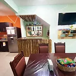 Casa Mexicana Amplia Con Seguridad, Alberca Y Parking