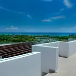 Spacious Luxury Apartment, Soul On 5Th Avenue