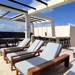 Beautiful 2 Story Loft Near The Beach