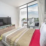 404 Vanessa - Modern Apt Ideal For A Couple, Centrally Located Near The Beaches