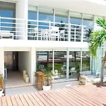 Excellent 3 Bd Steps The Beach