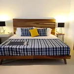Spacious Studio, Amazing Rooftop With Sea View