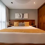 1 Bedroom Condo With Rooftop Pool & Bar - At It Residences - Condo Iris