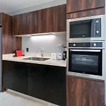 1 Bedroom Condo With Rooftop Pool & Bar - At It Residences - Condo Iris