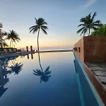 Ocean Front El Faro Reef 304
