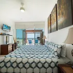Beachfront Penthouse With 3 Bedrooms & Ocean View - Las Nubes