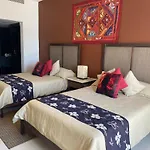 Aldea Thai Beachfront Condominios