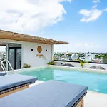 Kumaru 303 Condo