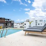 Kumaru Suites By Bvr