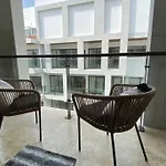 Stylish 1Br Beachside Retreat