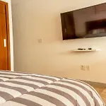 Exclusive 5Th Ave Apt With Private Pool