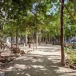 Brand New! 10Min To Beach Wifi 200Mb Gym Pool