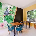 Brand New! 10Min To Beach Wifi 200Mb Gym Pool