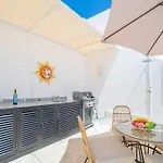 Papaya 15 Exclusive Penthouse With Rooftop And Jacuzzi