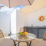 Papaya 15 Exclusive Penthouse With Rooftop And Jacuzzi