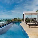 Apts 200M From Beach Sleeps 10