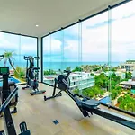 Apts 200M From Beach Sleeps 10