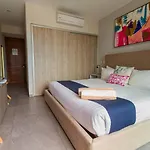 Estupenda Habitacion Con Cama King 100Mb Y Refri