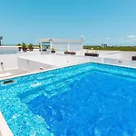 Beautiful 2 Bedroom Apartment
