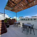 Centrally Located Apartments Steps Away From 5Th Avenue And The Beach! By.Yeah