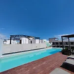 Centrally Located Apartments Steps Away From 5Th Avenue And The Beach! By.Yeah