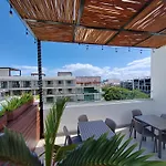 Centrally Located Apartments Steps Away From 5Th Avenue And The Beach! By.Yeah