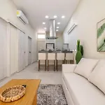 2 Bd With Balcony, Rooftop Pool, Hot Tub, Gym
