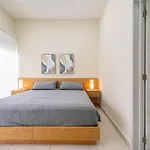2 Bd Suite With Balcony, Gym, Rooftop Pool, Hot Tub