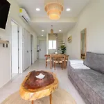 3 Bd Suite With Balcony, Gym, Rooftop Pool, Hot Tub