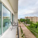 3 Bd Suite With Balcony, Gym, Rooftop Pool, Hot Tub