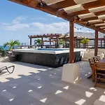 Magnificent Oceanview Rooftop Lounge With Plunge Pool