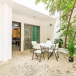 Amazing Location Steps To Beach & Nightlife