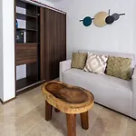 Luxury Dep Whit Pool