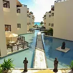 Beachfront Bliss: 2Br/2Ba Seaside Living