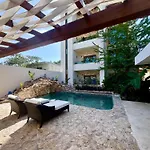 Ha\'As Naj Suites Bananas