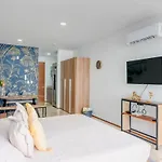 Adorable Rooftop Pool, Reliable Wifi, Near 5Th Ave