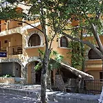 Moongate Hotel