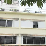 Xell Suites & Hotel
