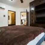 Villas Amalfi Condo Eden