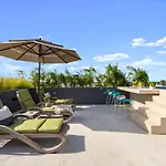 Searena Boutique Condos