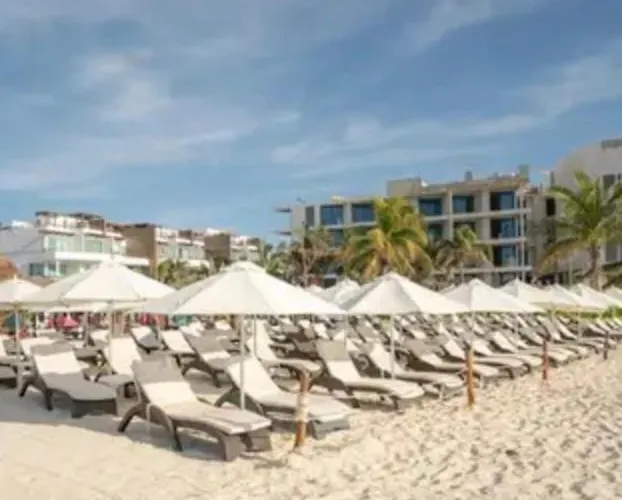 Playa Suites