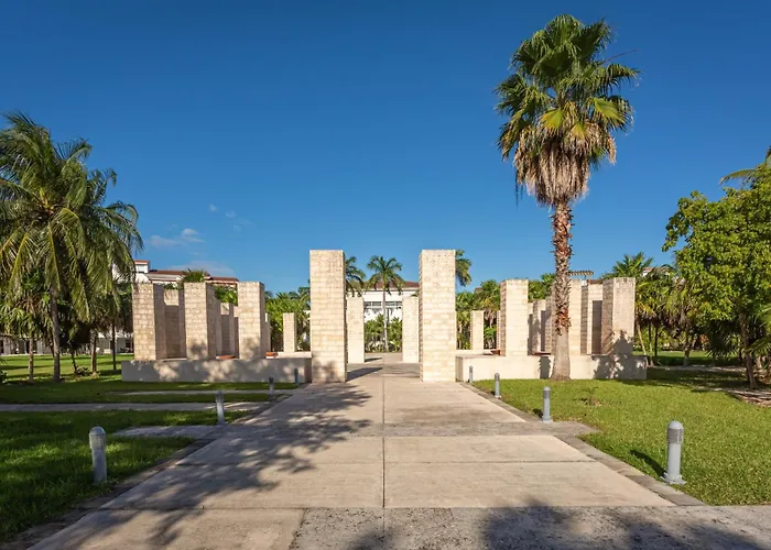 Casa Marbella Ocean View Penthouse Apts