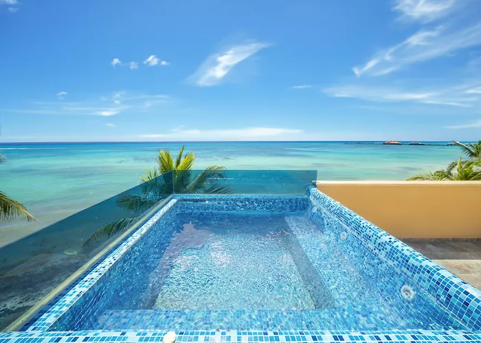 Luxury Beachfront Condo With 3 Bedrooms & Ocean View - El Faro Residences