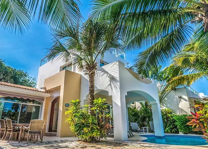 Paraiso Villa By Chezplaya