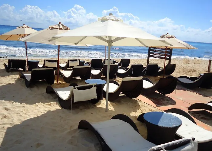 4 Bedroom Luxury Villa & 3 Bedroom Villa With Swimming Pool Close To The Beach