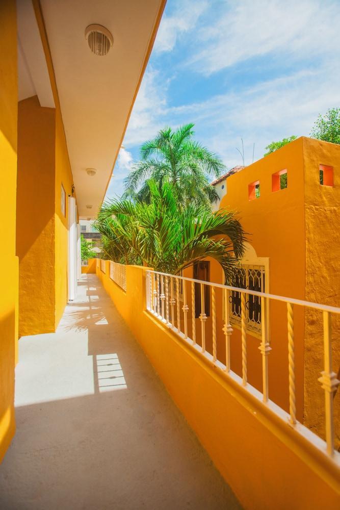 House Hotel 3*