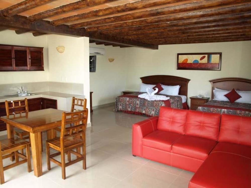 El Campanario 3*
